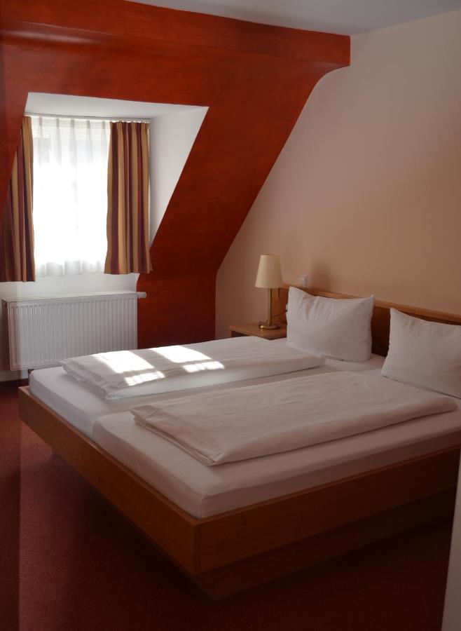 Hotel Zum Goldenen Mann Rastatt Exterior photo