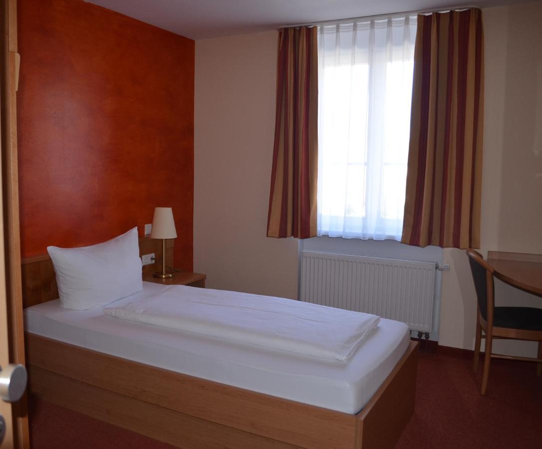 Hotel Zum Goldenen Mann Rastatt Exterior photo
